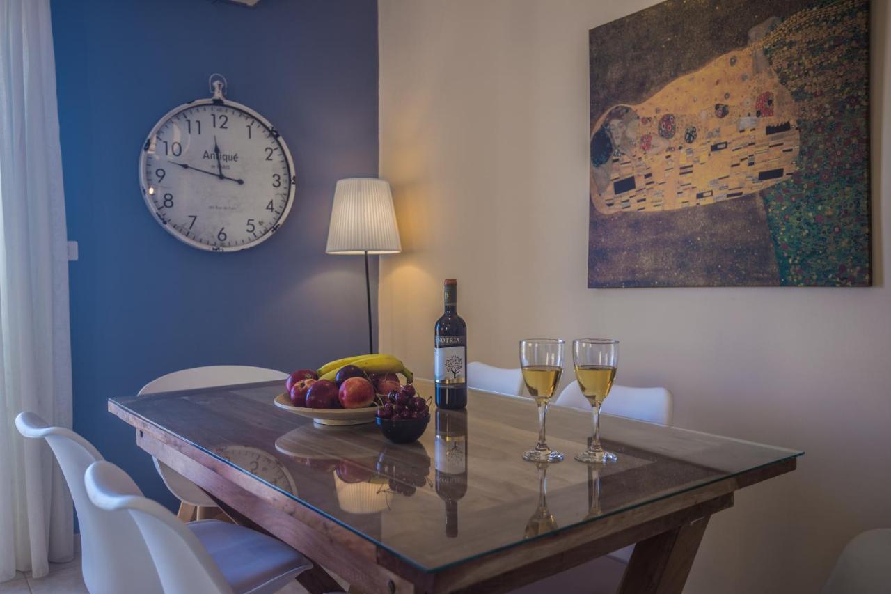Golden Sun Apartment
